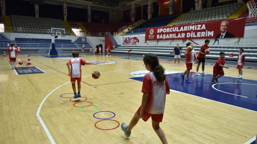 Kepez'de çocuklar sporla gelişiyor