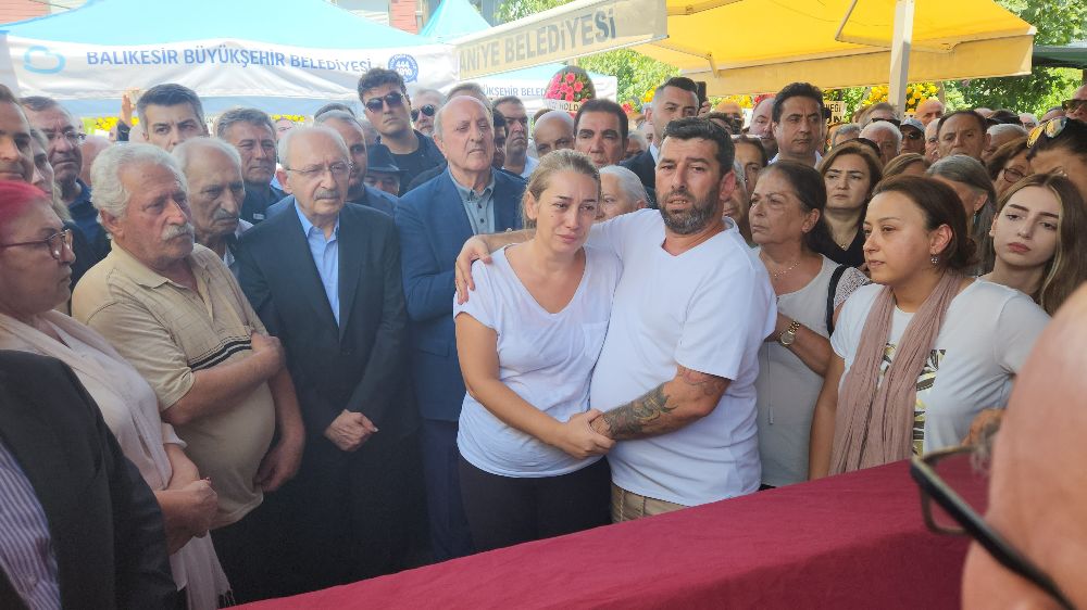 Kılıçdaroğlu'nun ikiz kardeşi Adil Kılıçdaroğlu son yolculuğuna uğurlandı