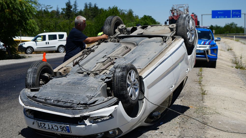 Kırıkkale'de otomobil takla attı: Aynı aileden 6 kişi yaralandı