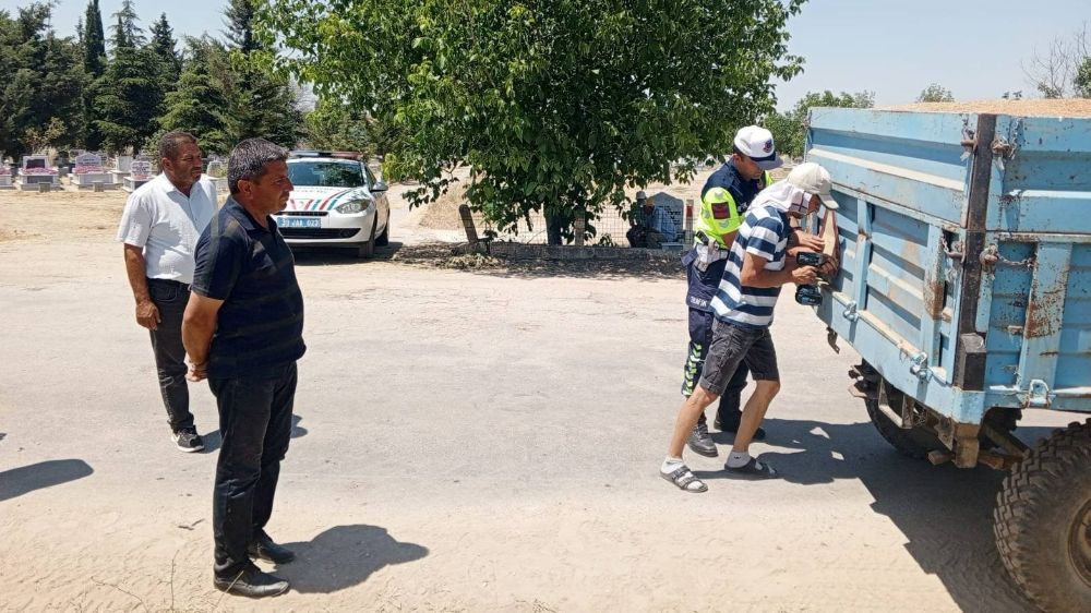 Kırklareli'nde traktör sürücüleri bilgilendirildi