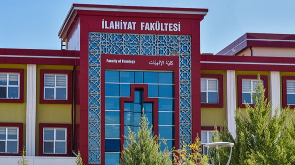 KMÜ İlahiyat Fakültesi’nden başarı bursu