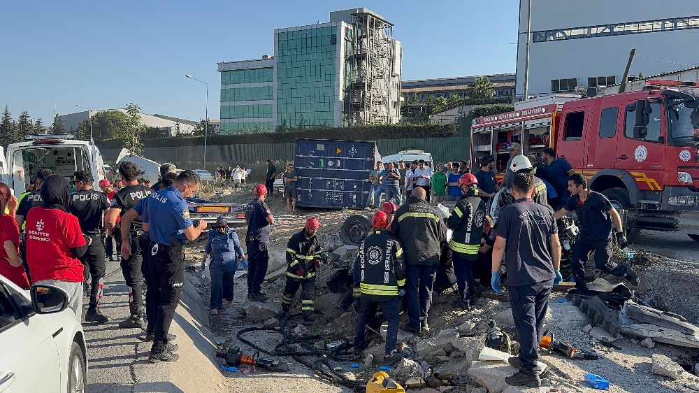  Kocaeli Dilovası'nda meydana gelen  feci kazada hayatını kaybedenlerin kimlikleri belli oldu