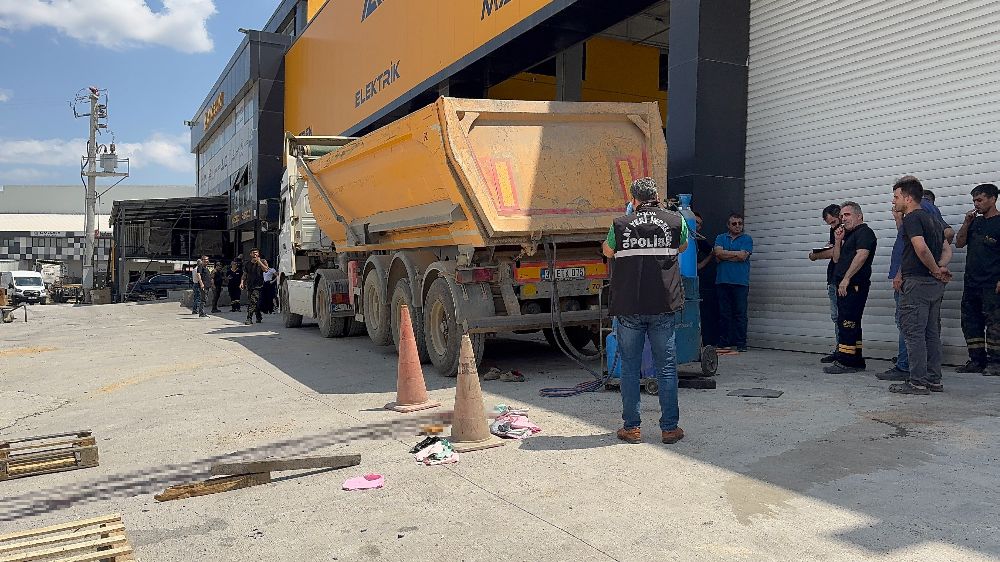 Kocaeli Gebze'de  Tır şoförünü hayattan koparan korkunç olay