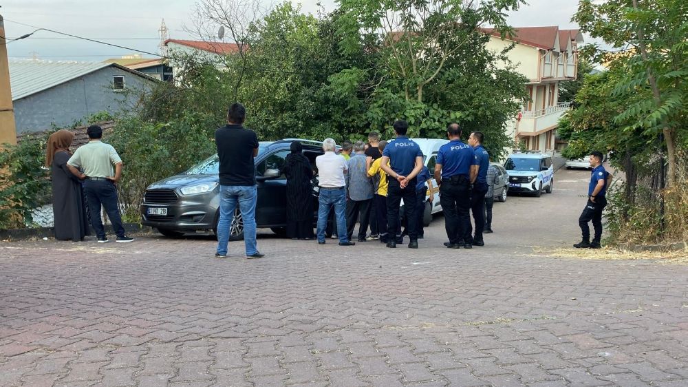 Kocaeli İzmit'te Genç adama acımadı  karısı tüfekle öldürdü 