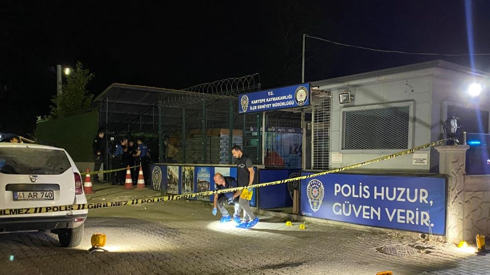 Kocaeli'nde ifade sonrası Emniyet Önünde kavga 2 kişi silahla yaralandı 