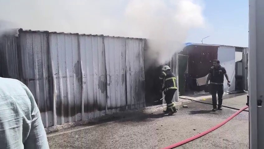 Konteyner kentte korkutan yangın