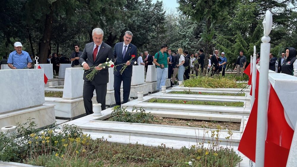  Konya'da 15 Temmuz etkinlikleri şehitlik ziyareti ile başladı