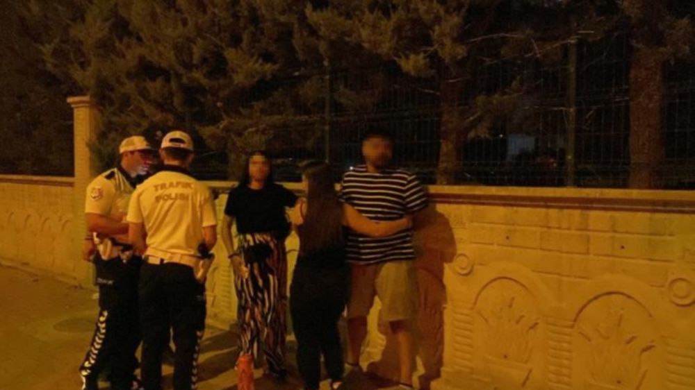 Konya'da  Polisten kaçan ehliyetsiz alkollü sürücünün yakınları gazetecilere saldırdı