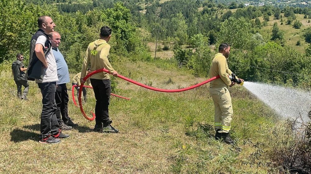 Kopan yüksek gerilim hattı teli yangına sebep oldu