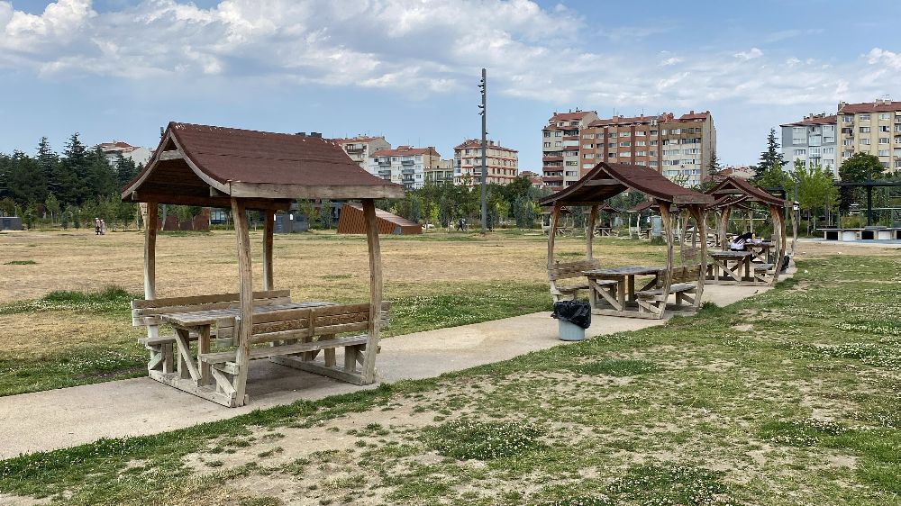 Küçük kıza akran zorbalığı yapan 3 şüpheli mahkemeye çıkmadan tahliye oldu