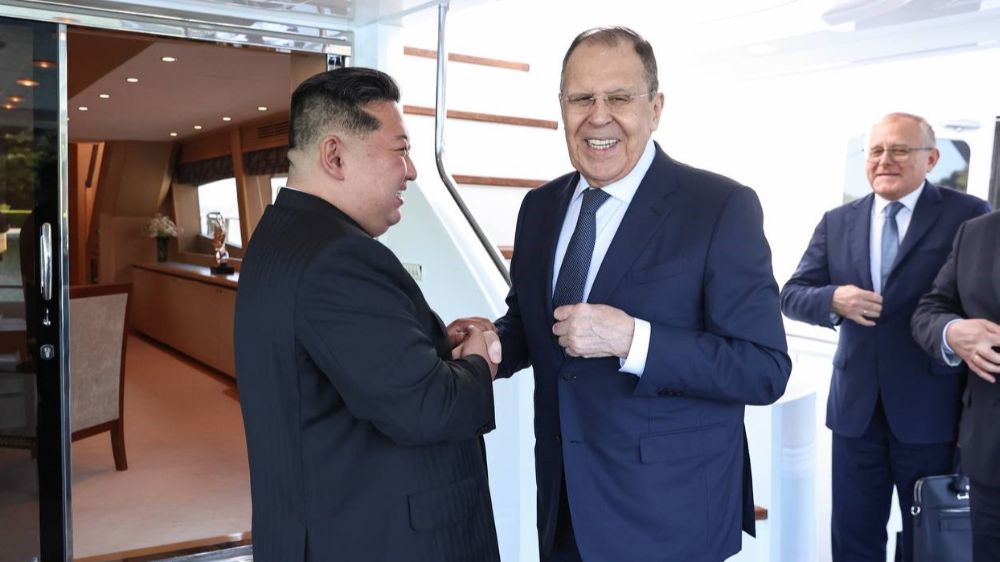 Kuzey Kore lideri Kim, Rusya Dışişleri Bakanı Lavrov’u ağırladı