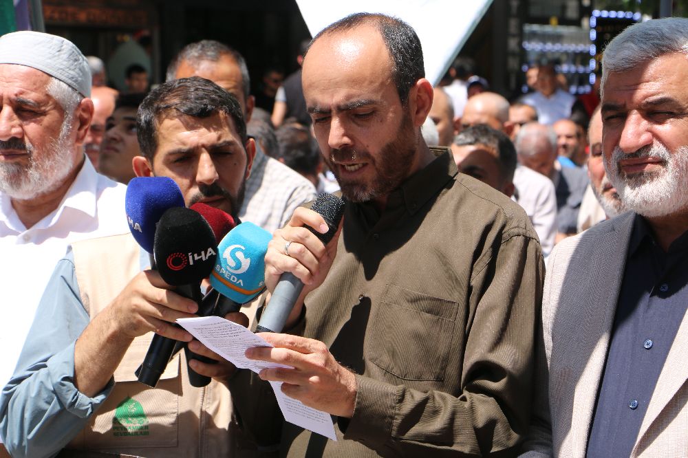 Leman dergisi Diyarbakır'da protesto edildi