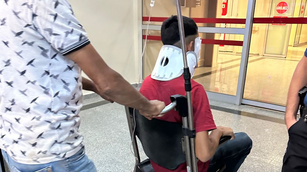Maç esnasında saldırıya uğrayan genç hastaneye kaldırıldı