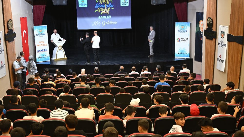 Malatya'da öğrencilere film gösterimi