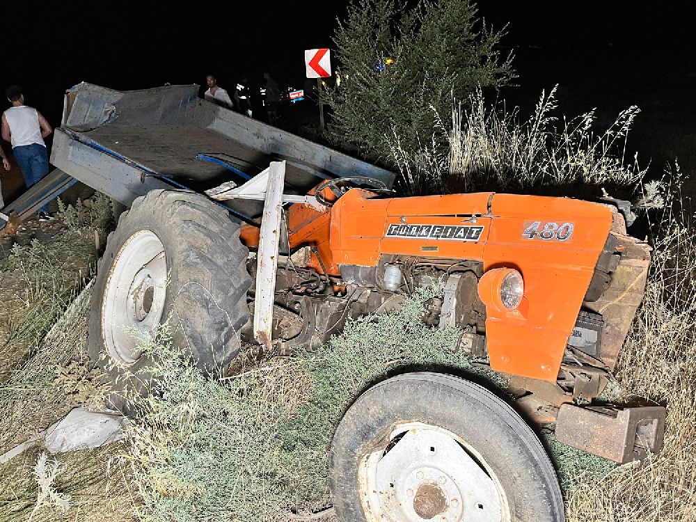 Manisa'da Hafriyat kamyonu traktöre arkadan çarptı 1 ölü, 1 yaralı