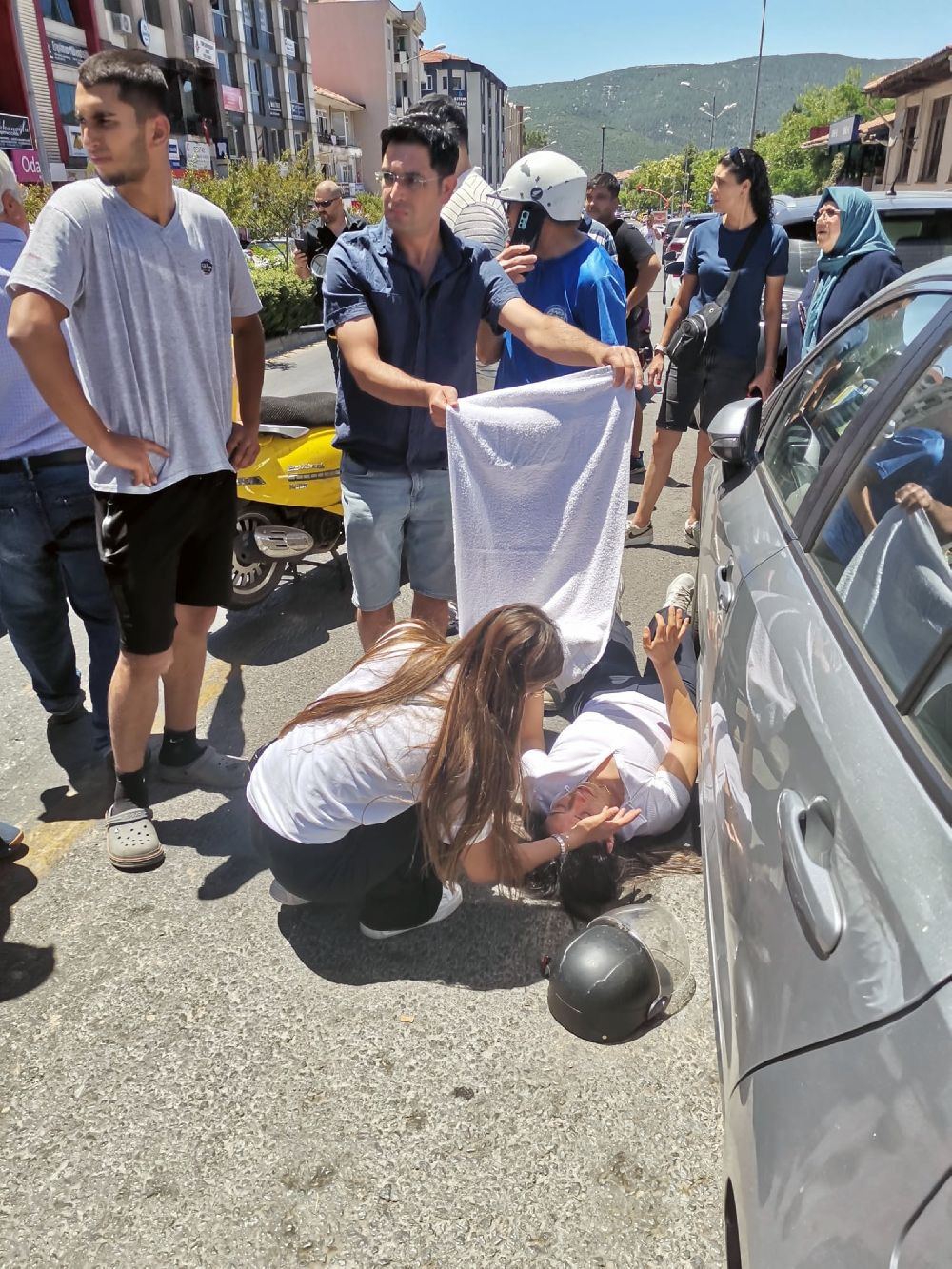 Menteşe’de otomobil motosikletliye çarptı: 1 yaralı