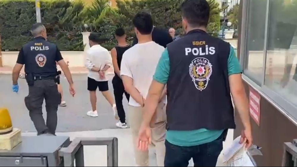  Mersin merkezli Antalya'da ve 13 ilde  yasa dışı bahis çetesi çökertildi: 34 gözaltı, 21 tutuklama