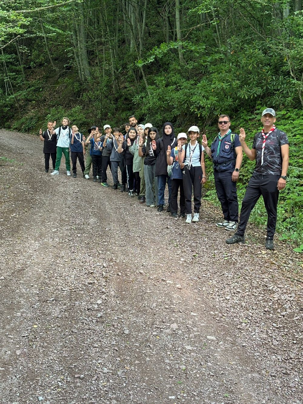 Minik izciler doğayla buluştu