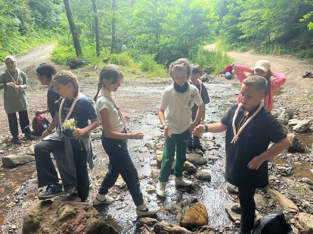 Minik izciler doğayla buluştu