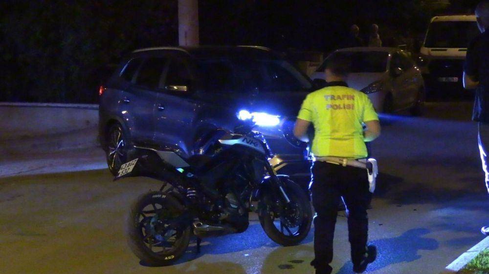 Motosiklet ile otomobil çarpıştı: 1 yaralı