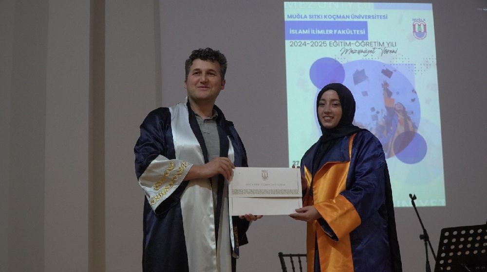 MSKÜ Mimarlık ve İlahiyat Fakültesi'nde mezuniyet coşkusu