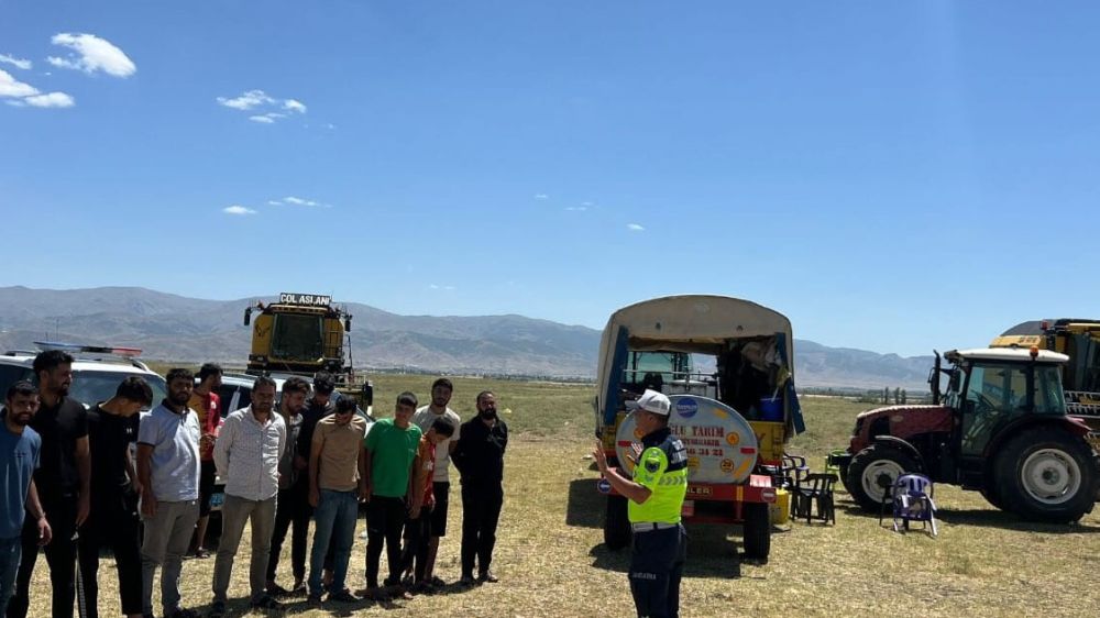Muş’ta traktör ve biçerdöverler denetlendi
