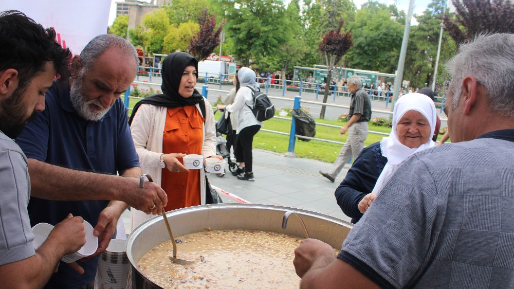 Nasrullahzade Vakfı'ndan 442 yıldır kesilmeyen hayır