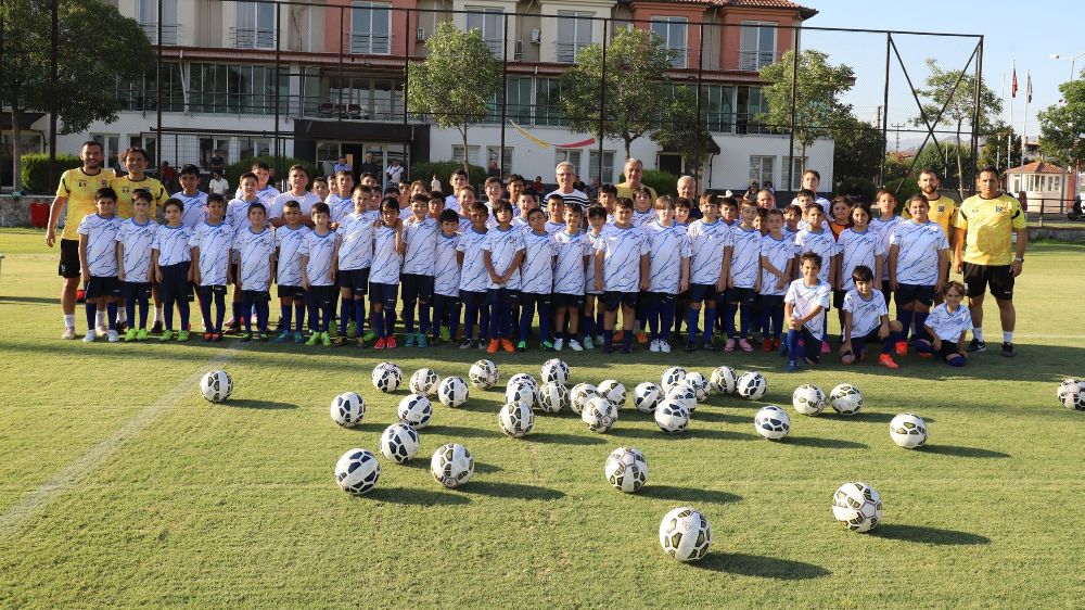 Nazilli Belediyesi Yaz Futbol Okulu faaliyete başladı
