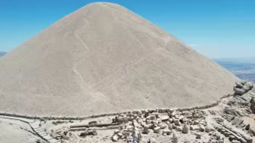 Nemrut Dağı’ndaki heykellere nano kireç enjekte edildi