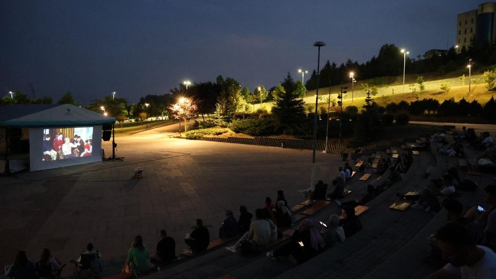 Nostalji ve kahkaha bir arada