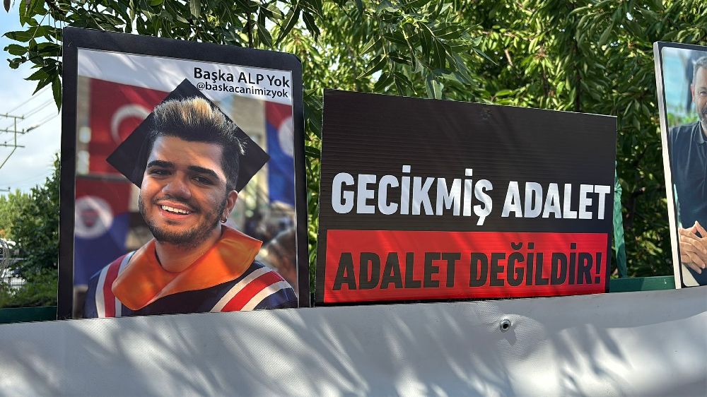 "Oğlum olmadan kurtarıp gönderdiğiniz arabaya hepinizi koyup yakmak geliyor içimden"