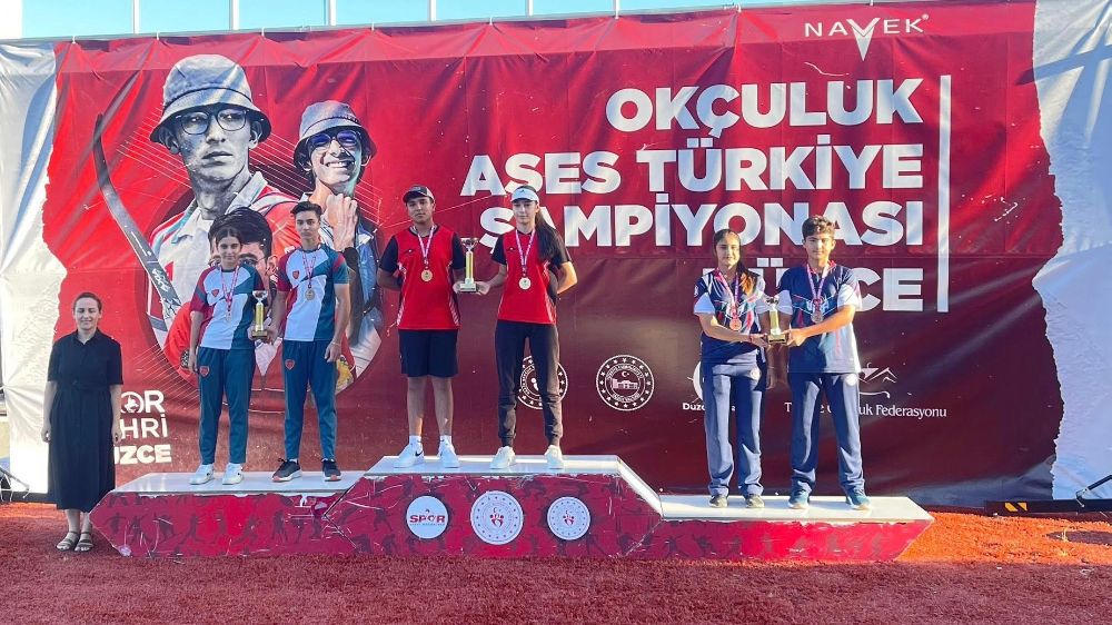 Okçulukta şampiyonlar madalyalarını aldı