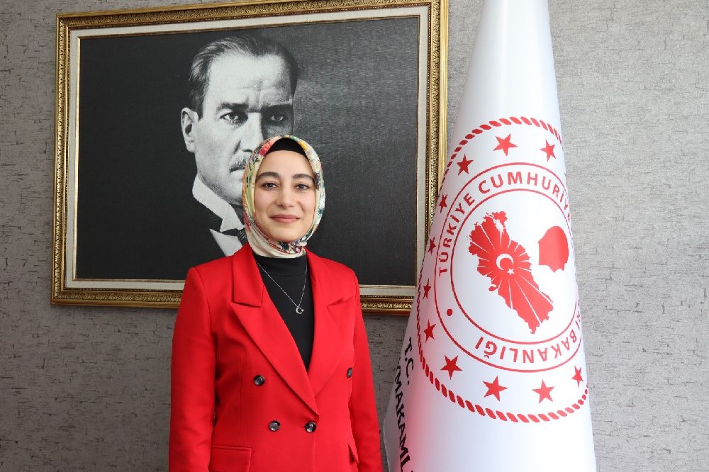 Olur’da bir ilk: Kaymakam Semanur Kalkan göreve başladı