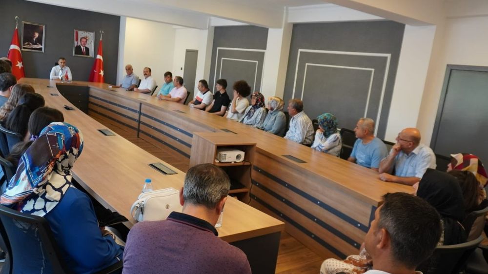 Osmancık’ta YKS’de ilk 30 bine giren öğrencilere ödül