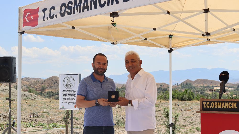 Osmanlı sadrazamı anısına basılan hatıra madalyonlara koleksiyonerlerden yoğun ilgi