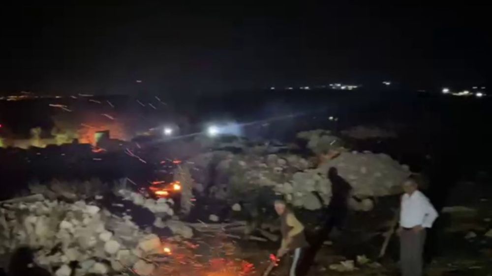 Otluk alanda çıkan yangın saman balyalarına sıçradı