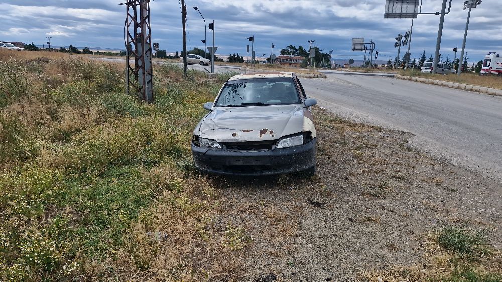 Otomobil ile motosiklet çarpıştı: 2 yaralı