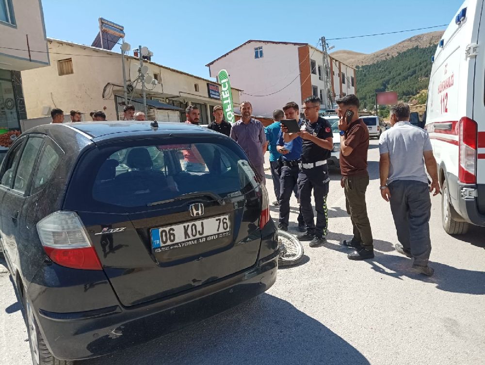 Otomobil ile motosiklet çarpıştı: 2 yaralı