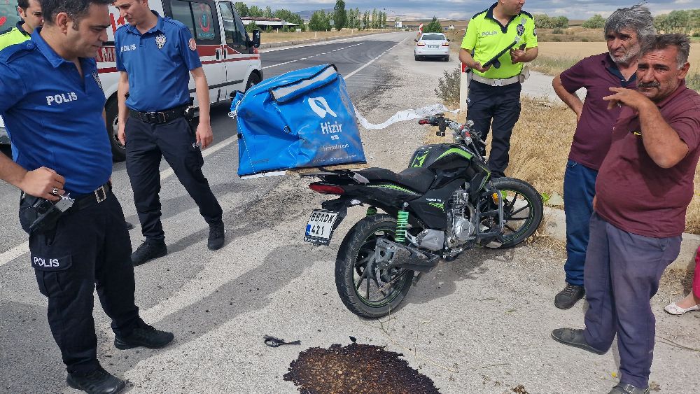 Otomobil ile motosiklet çarpıştı: 2 yaralı