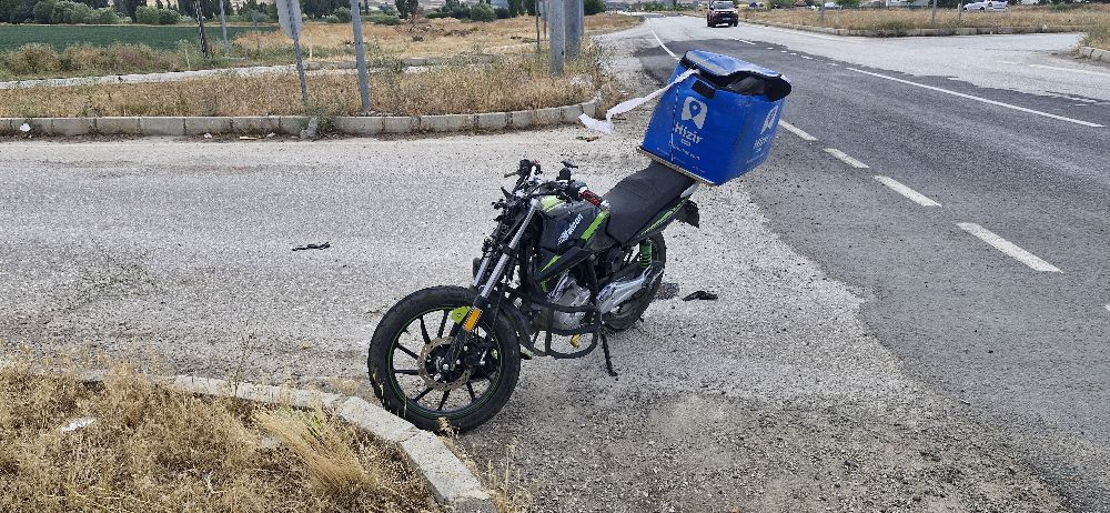 Otomobil ile motosiklet çarpıştı: 2 yaralı