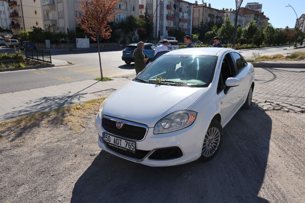 Otomobil yayaya çarptı: 1 yaralı