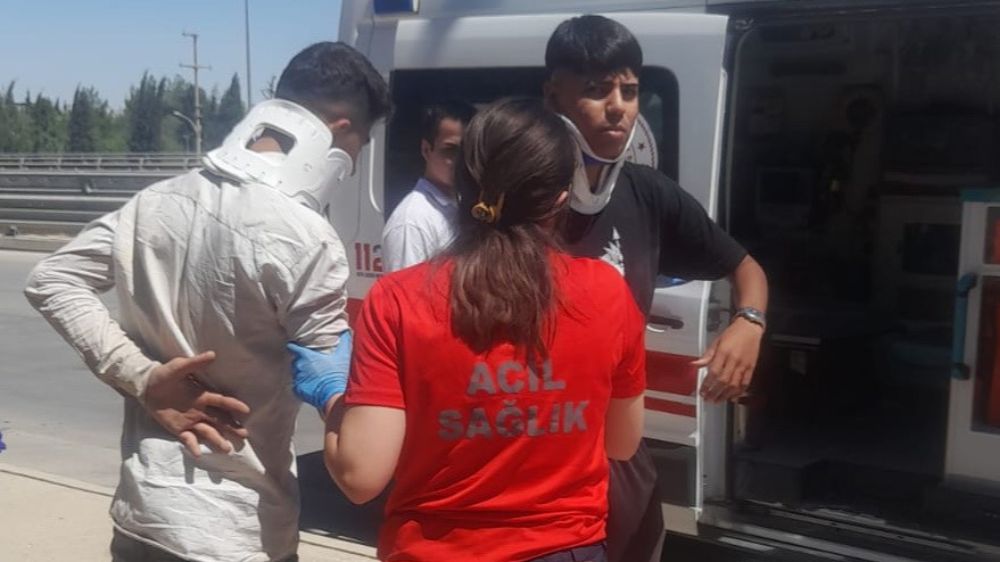 Otomobille motosiklet çarpıştı: 2 yaralı