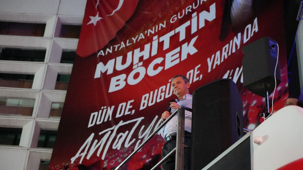 Özgür Özel'den Antalya'da miting