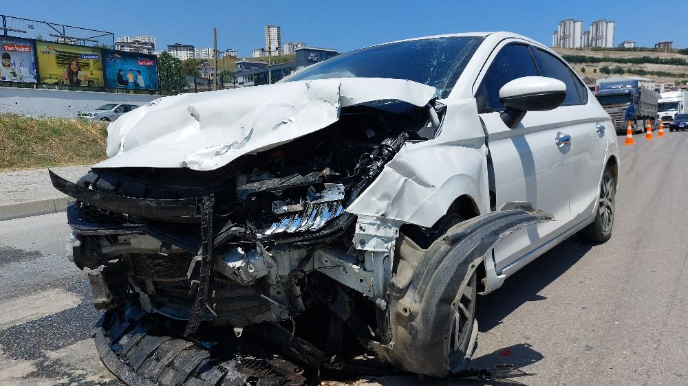 Polis aracı kaza yaptı: 2 polis ve 1 üsteğmen yaralandı