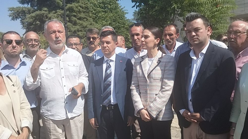 Polis kalkanını yumruklayan Marmaris Belediye Başkanı Ünlü hakim karşısına çıktı