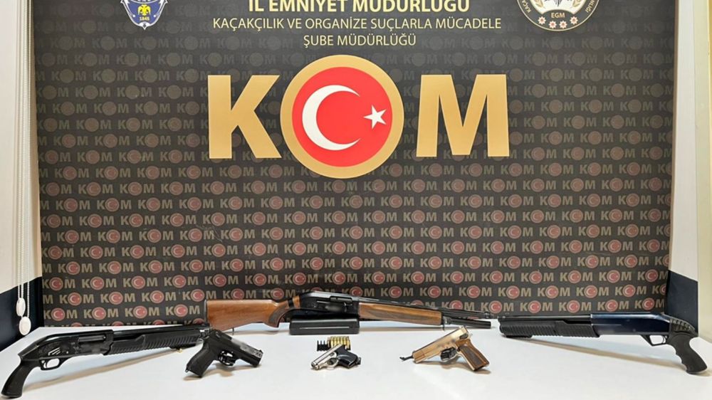 Polisten ruhsatsız silah operasyonu