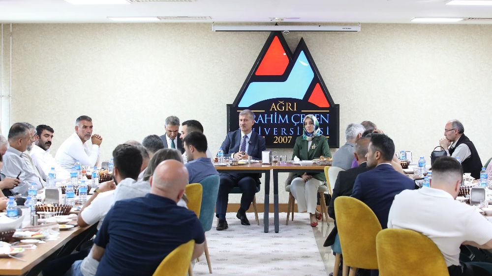 Prof. Dr. Gülçin, Basın Mensupları ile Bir Araya Geldi