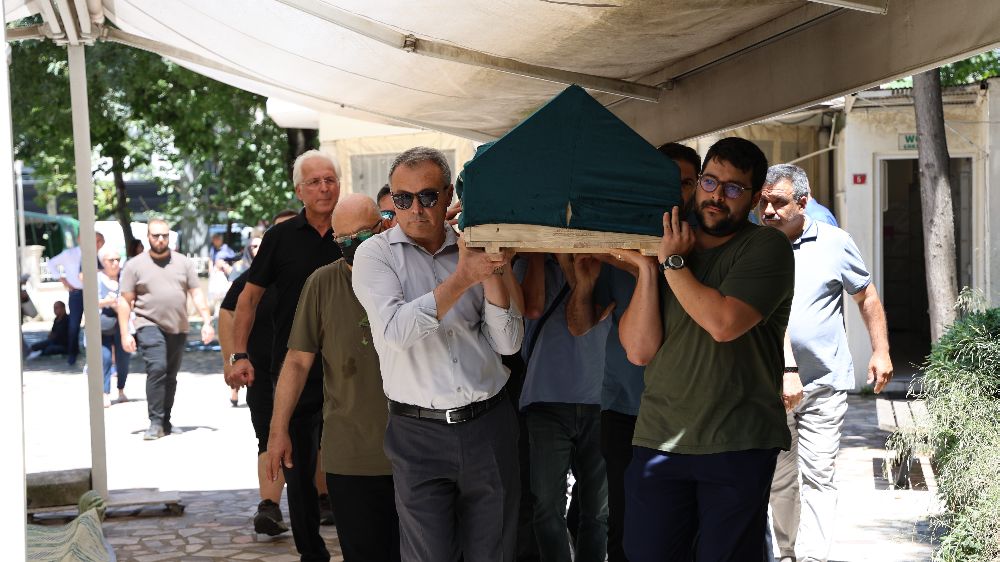 Rize’de meydana gelen uçak kazasında hayatını kaybeden pilot son yolculuğuna uğurlandı