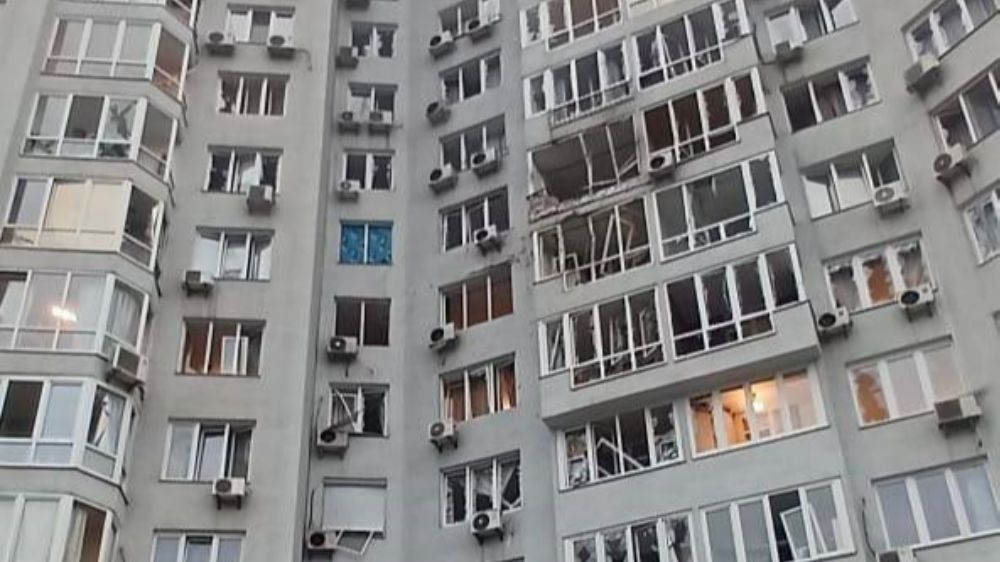 Rusya, Ukrayna'ya ait hava üssünü hipersonik füzelerle vurdu