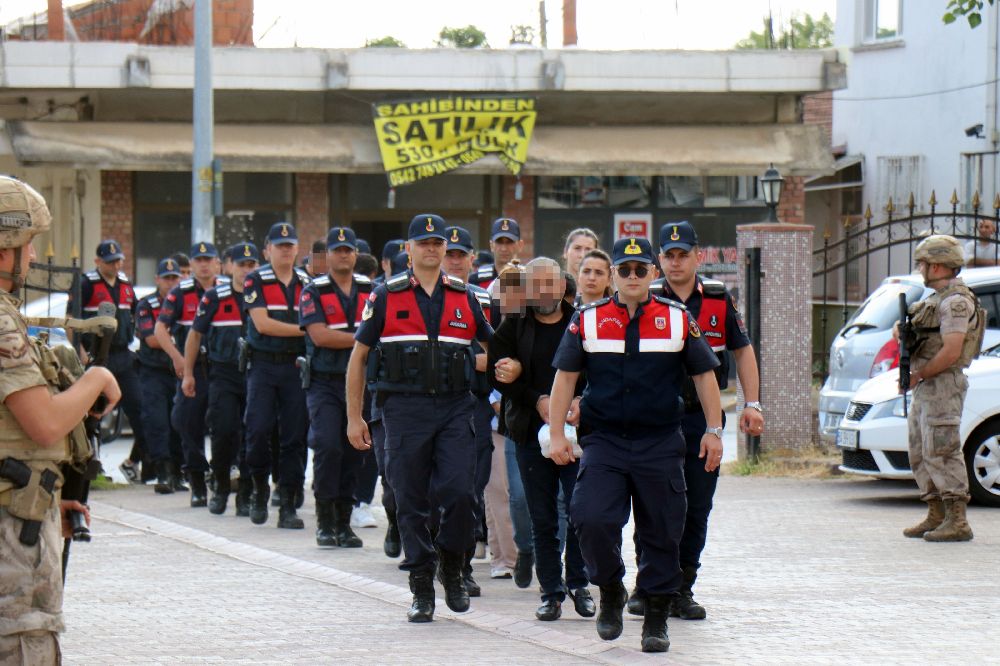 Sakarya'da araç dolandırıcılığı operasyonunda 6 tutuklama